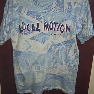 Local Motion Hawaii Graphic Tee in Light Blue & Navy